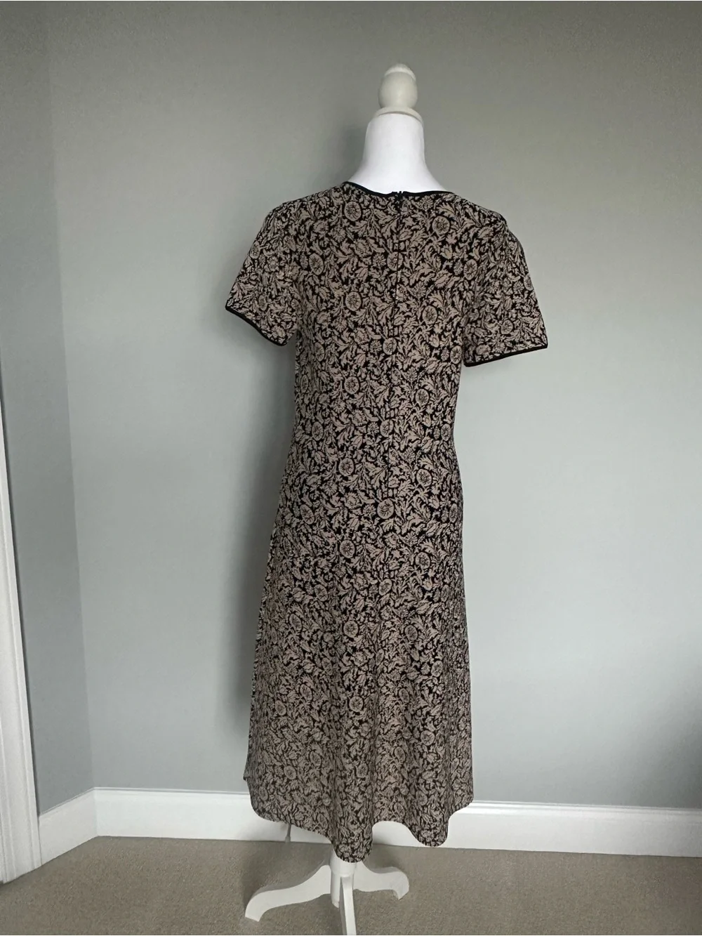 Michael Kors Beige and Black Metallic Floral Fit & Flare Dress – Size Medium